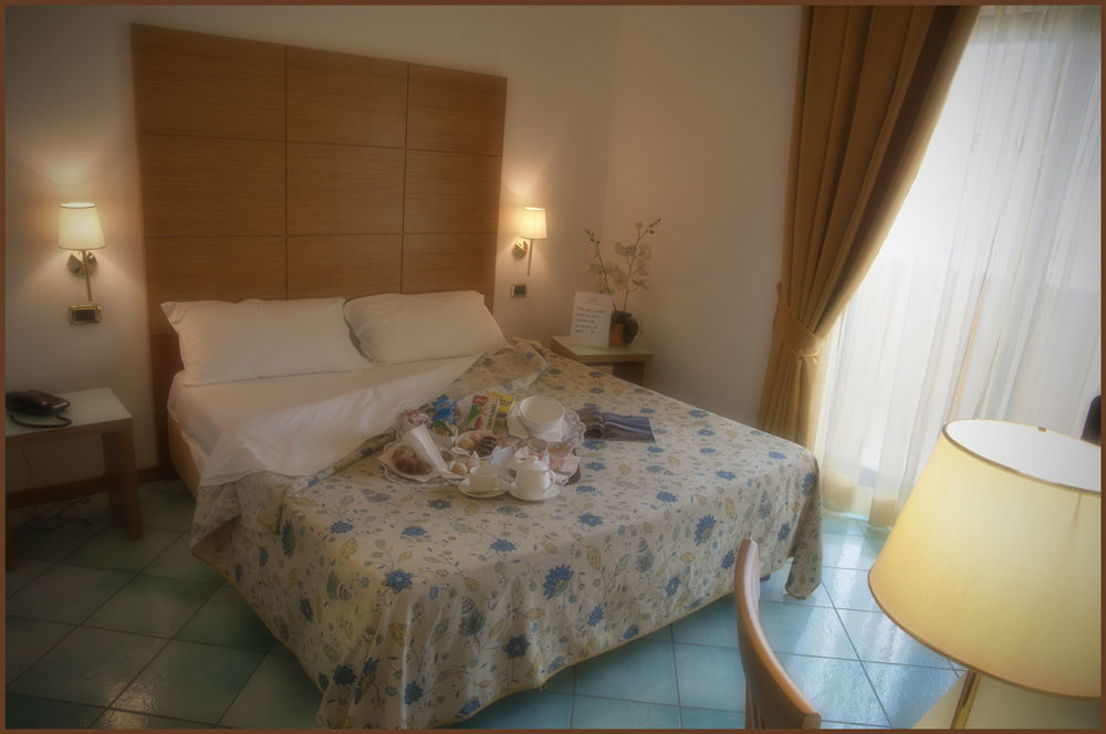 City Hotel Casoria Bagian luar foto