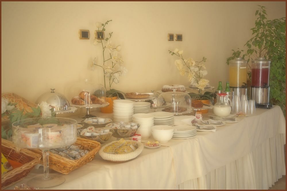 City Hotel Casoria Bagian luar foto