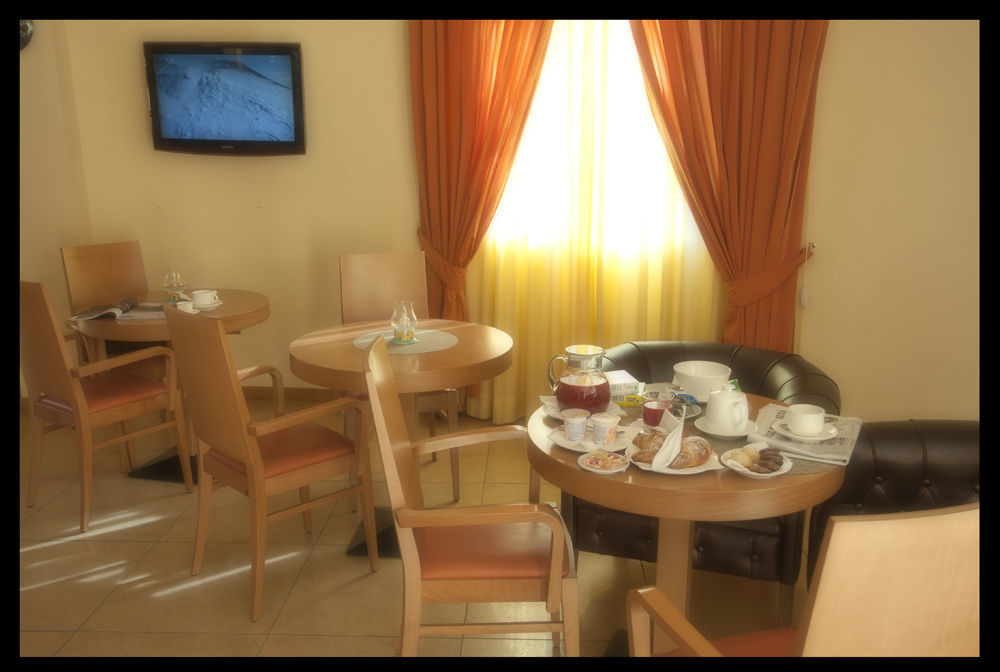 City Hotel Casoria Bagian luar foto
