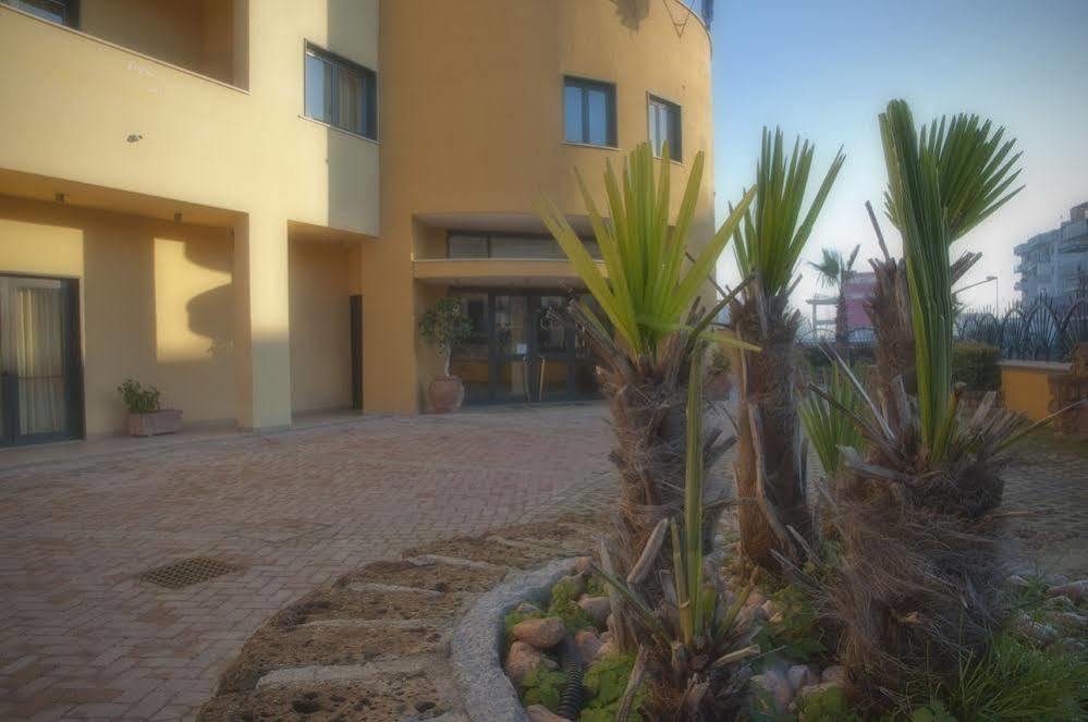 City Hotel Casoria Bagian luar foto