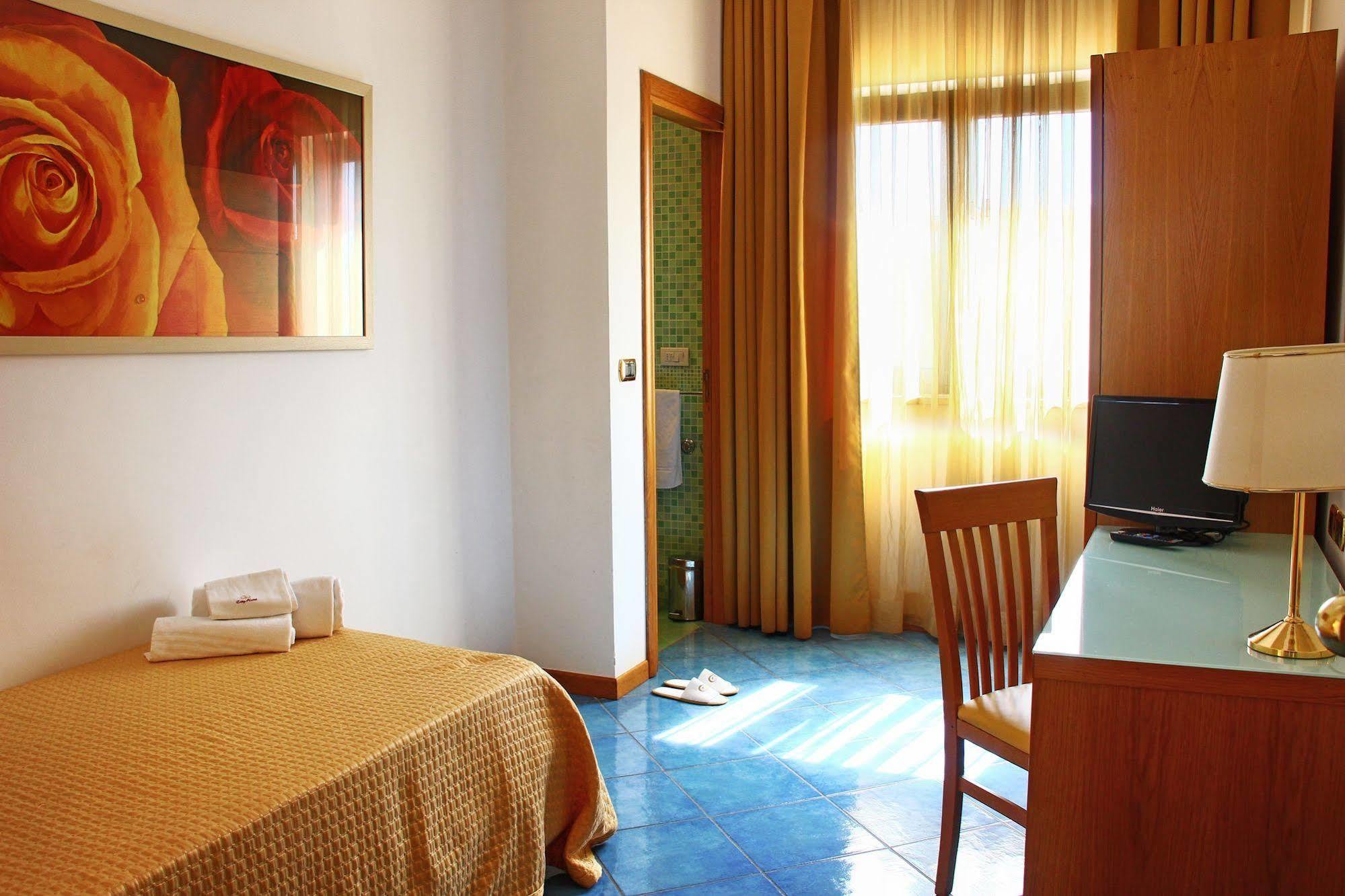 City Hotel Casoria Bagian luar foto
