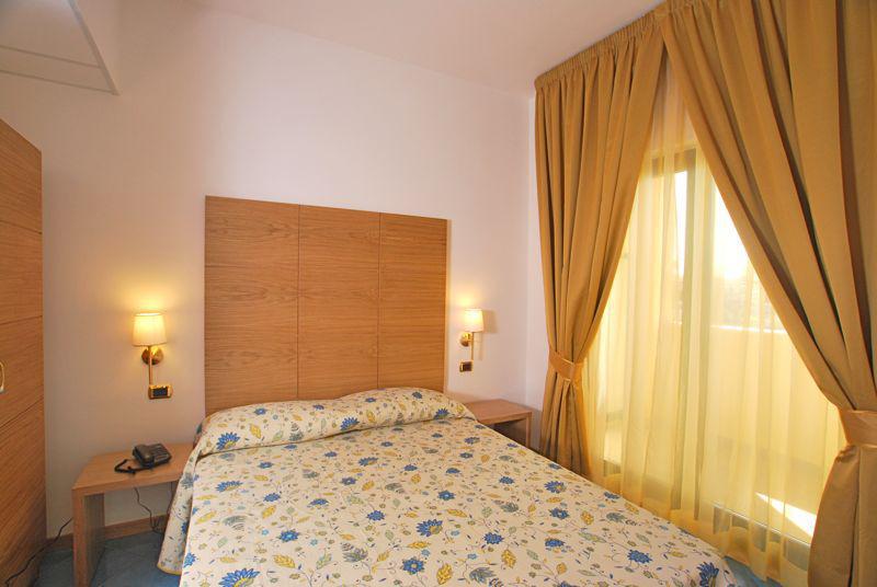 City Hotel Casoria Bagian luar foto