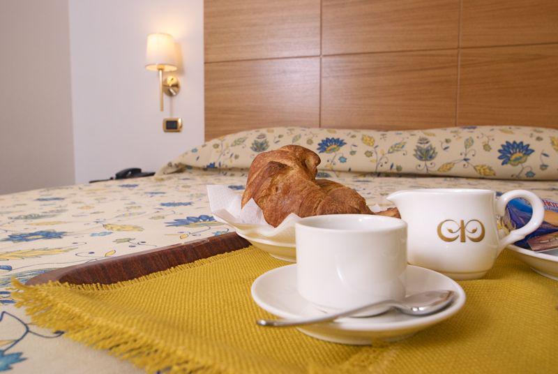 City Hotel Casoria Bagian luar foto